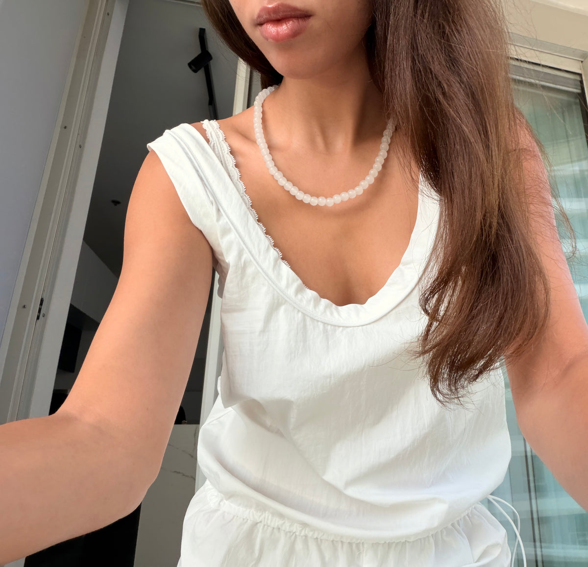 שרשרת מיקונוס לבנה
